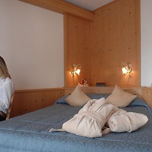 Camera con letto king size